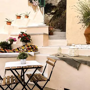 Casa vacanze Casa Storica Con Terrazzo, Castellina Marittima